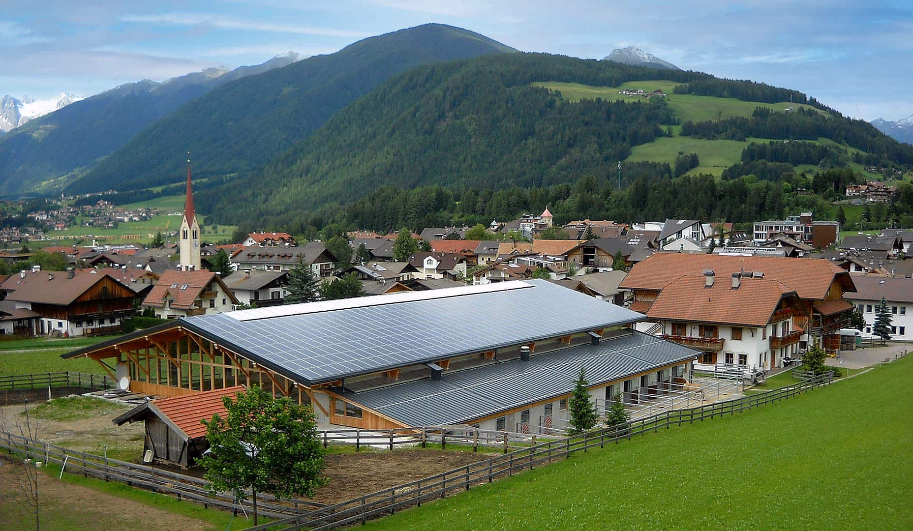 PV-Anlage auf Trapezblech mit Solarbefestigern und SolidRail