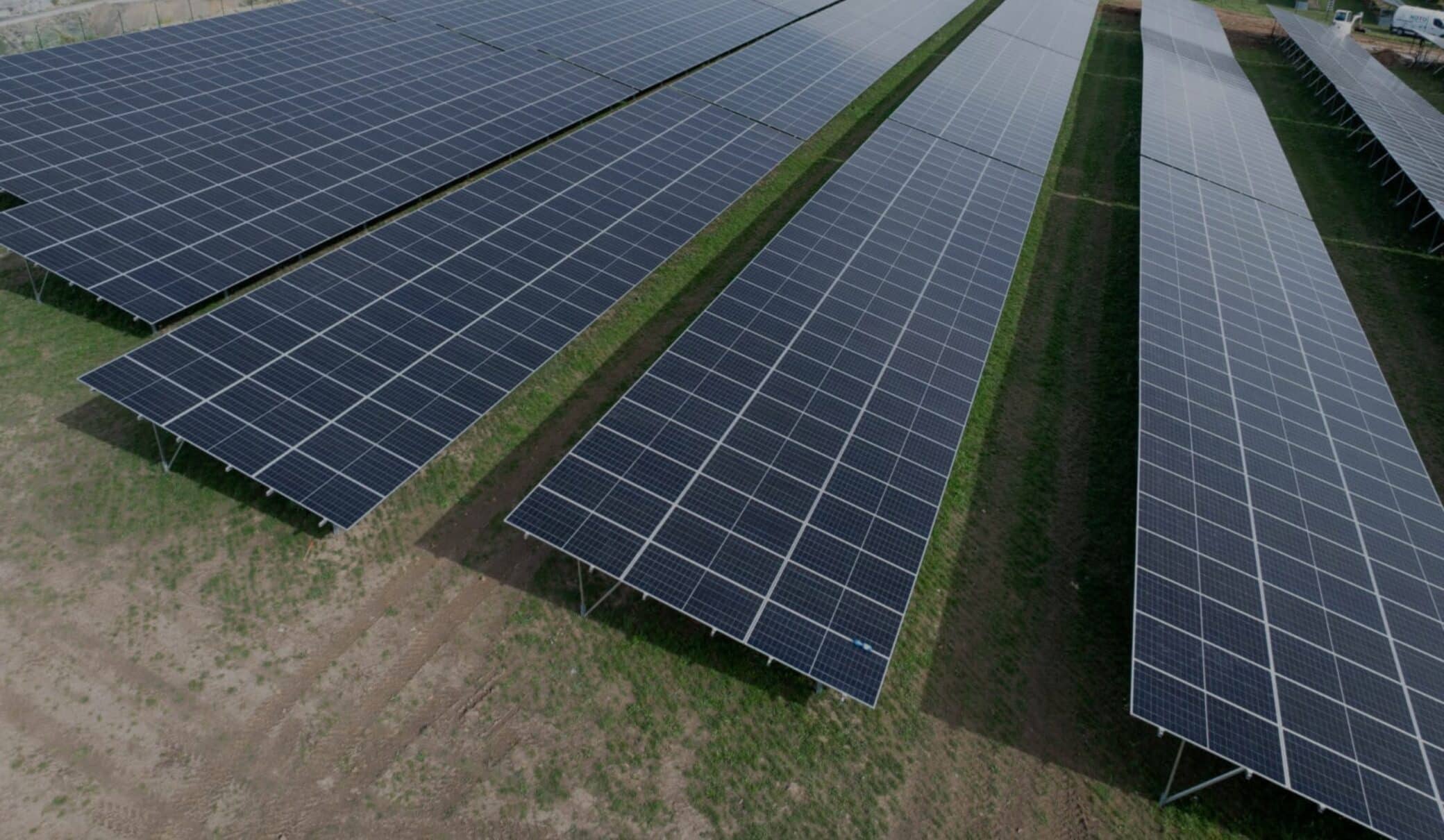 Dachsolaranlage groß